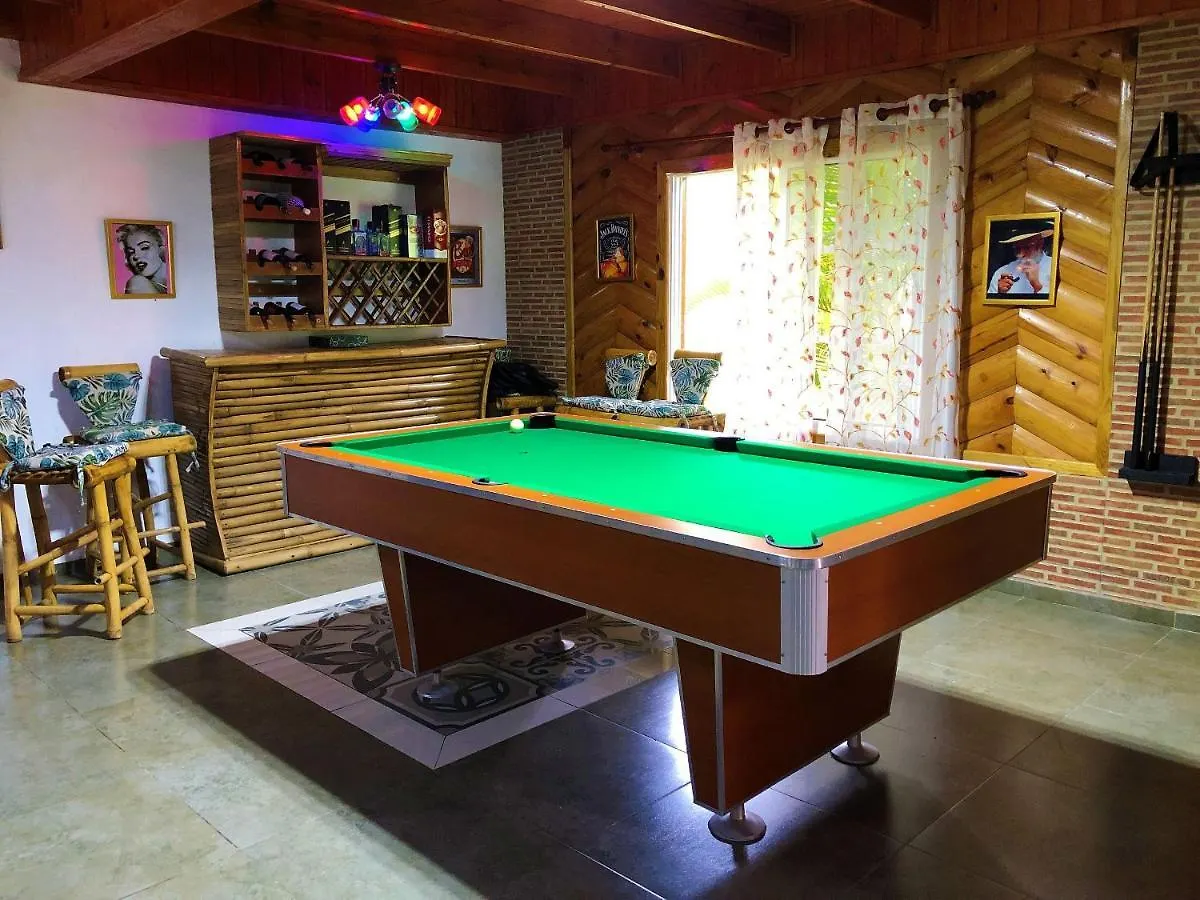 Green Sierra Villa: Luxury Countryside Retreat for 16 Jarabacoa Holiday home