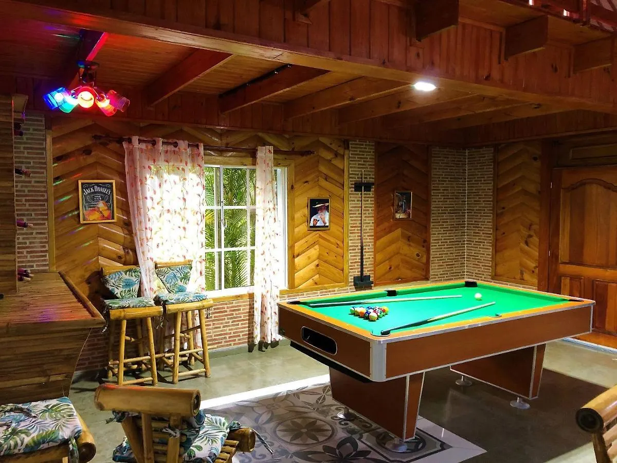 Green Sierra Villa: Luxury Countryside Retreat for 16 Jarabacoa Holiday home