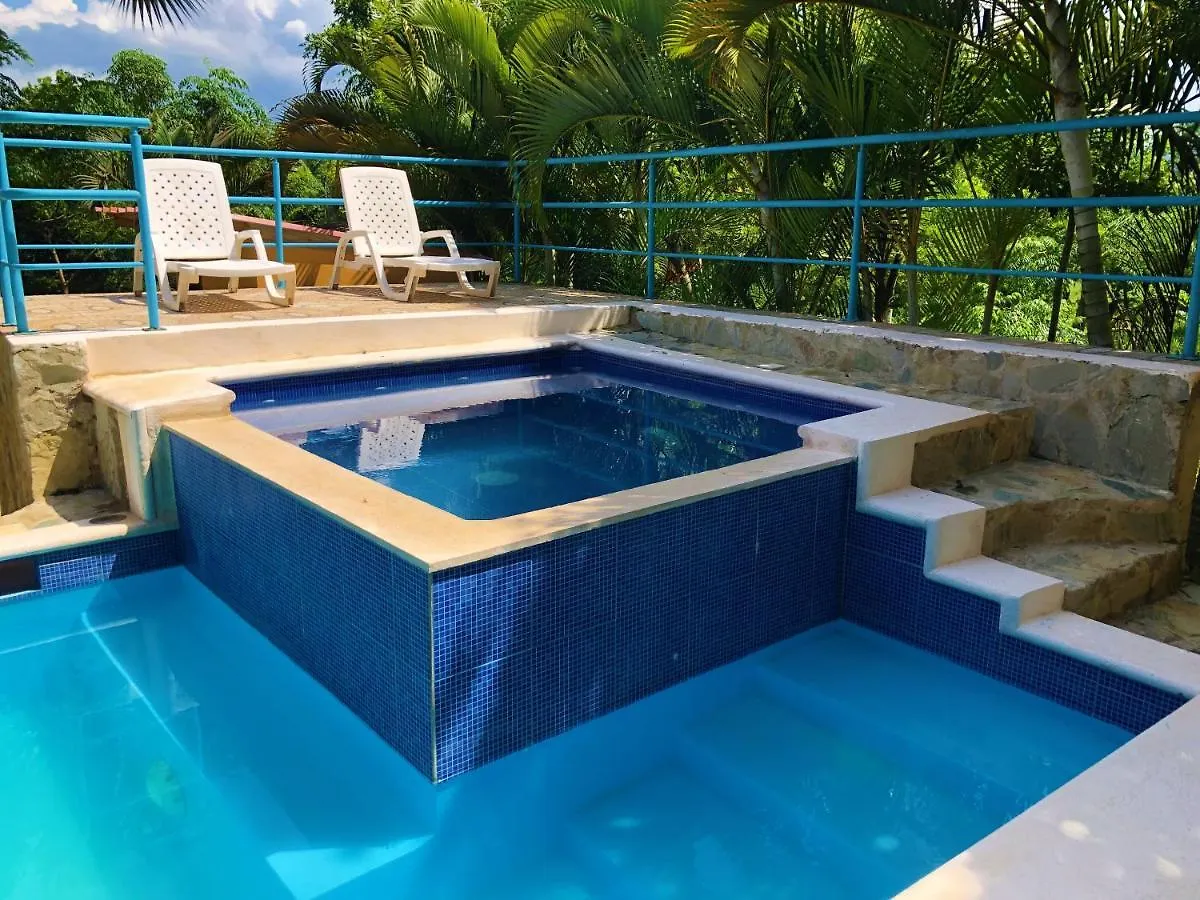 Green Sierra Villa: Luxury Countryside Retreat for 16 Jarabacoa